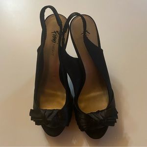 💰3 for $20 - Size 6.5W Shoes